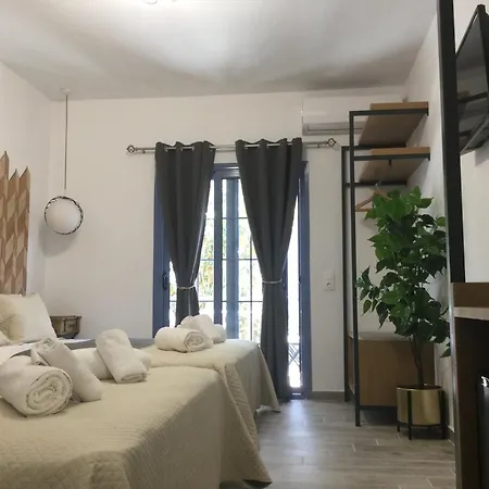 Sweet בית הארחה 4*