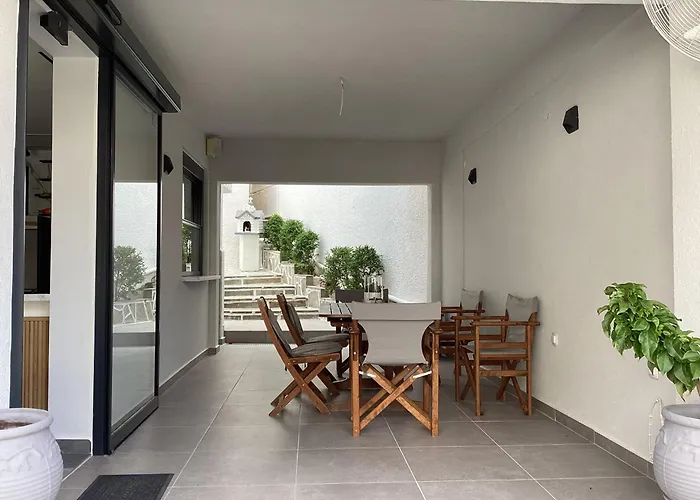 Sweet Néos Marmarás